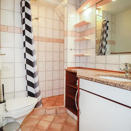 Gorgeous Home In Blavand With Wifi *