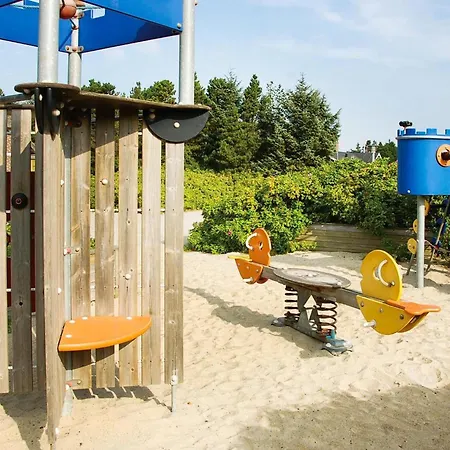 Gorgeous Home In Blavand With Wifi *